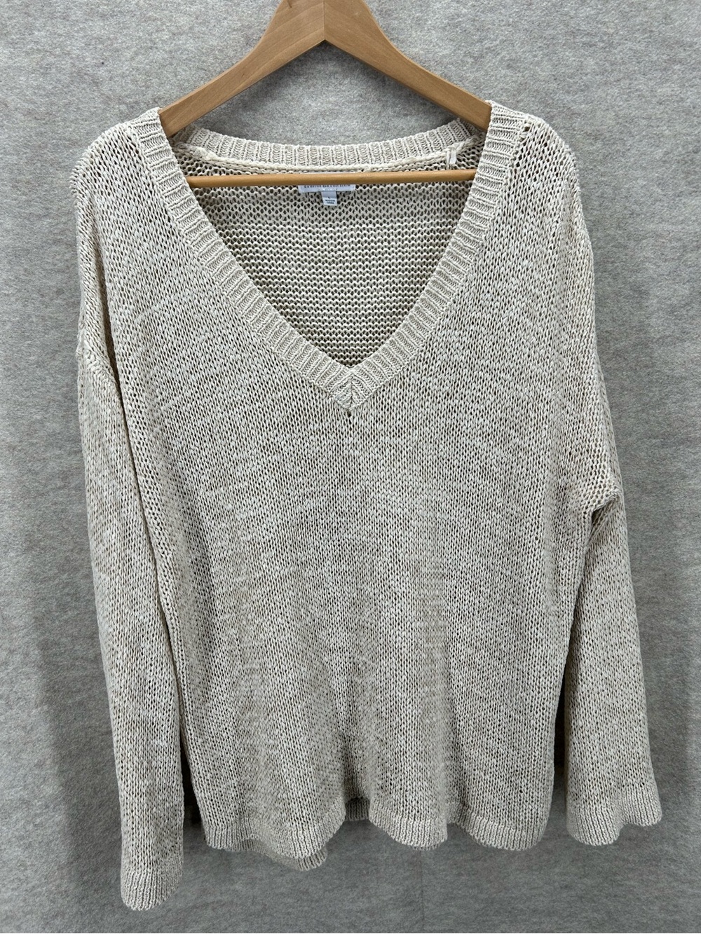 Joseph A. Slouchy pullover sweater v-neck beige large boho basic transitional